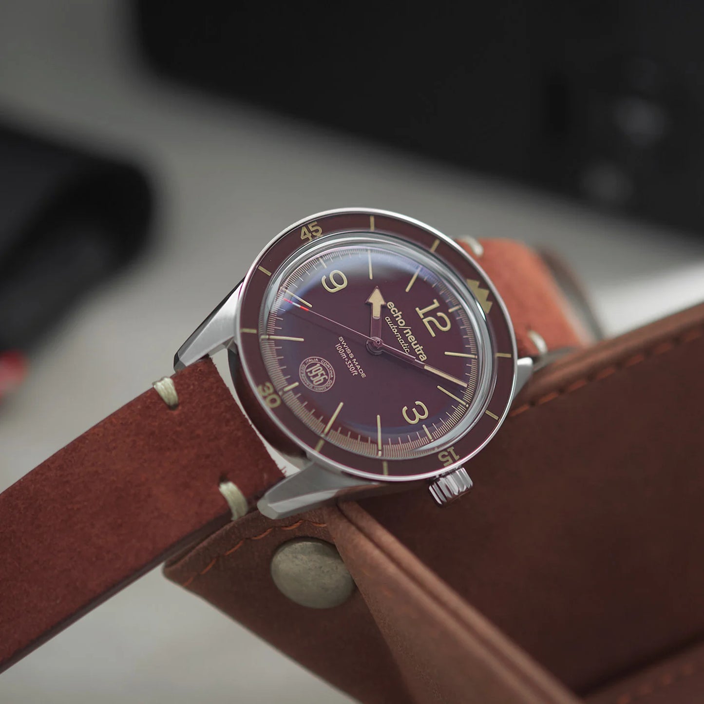 Echo/Neutra Cortina 1956 3H Burgundy Red